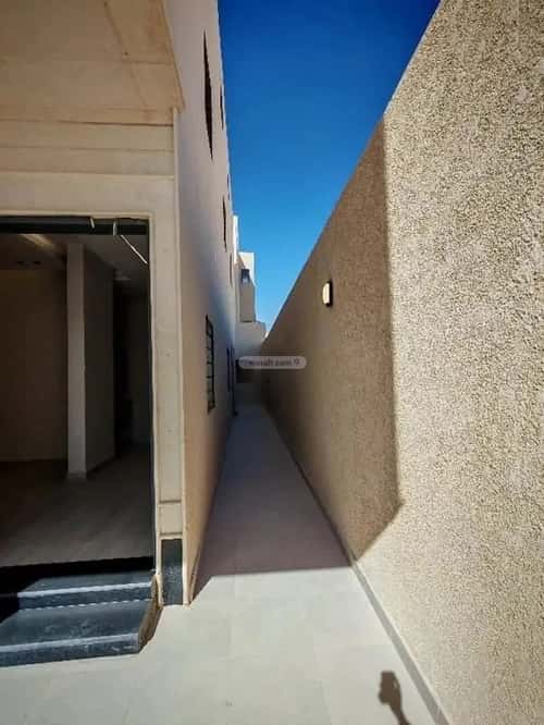 فيلا 300 متر مربع جنوبية على شارع 20م الجنادرية، شرق الرياض، الرياض