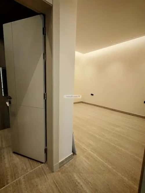 Floor 144 SQM with 6 Bedrooms Al-Muanisiyah, East Riyadh, Riyadh
