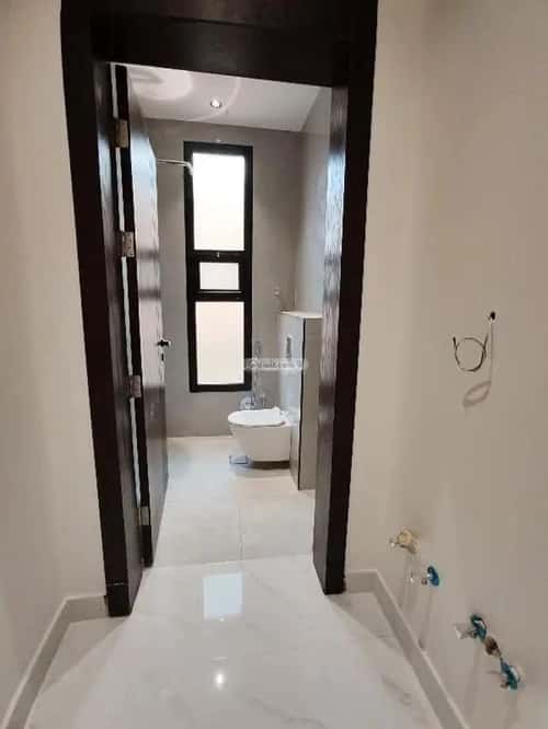 Floor 220 SQM with 6 Bedrooms Al-Muanisiyah, East Riyadh, Riyadh