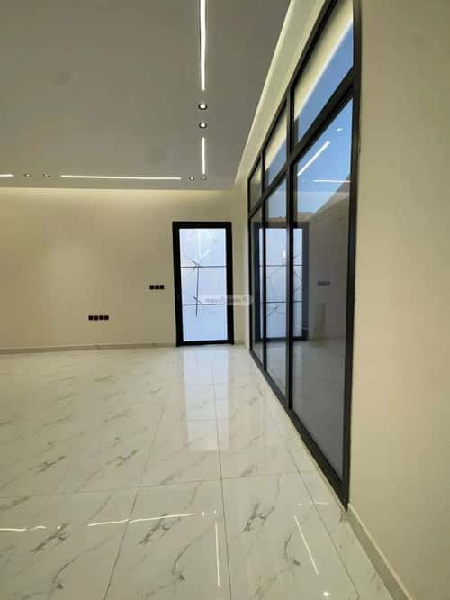Floor 242 SQM with 6 Bedrooms Al-Muanisiyah, East Riyadh, Riyadh