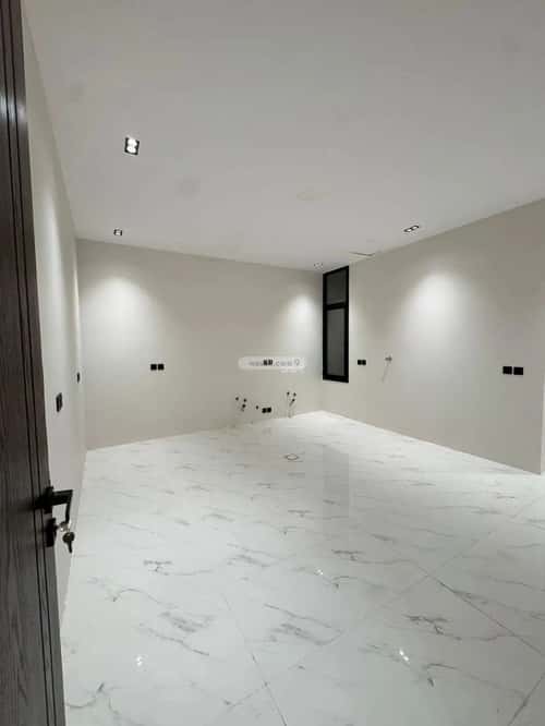 Floor 242 SQM with 6 Bedrooms Al-Muanisiyah, East Riyadh, Riyadh