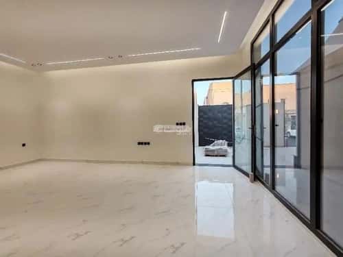 Floor 242 SQM with 6 Bedrooms Al-Muanisiyah, East Riyadh, Riyadh