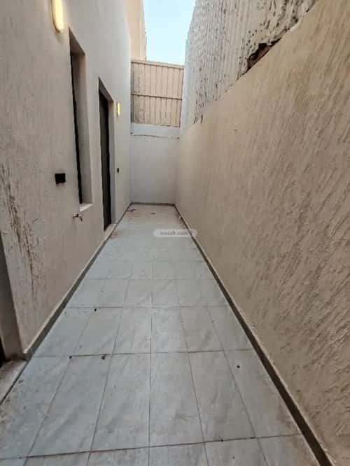 Floor 242 SQM with 6 Bedrooms Al-Muanisiyah, East Riyadh, Riyadh