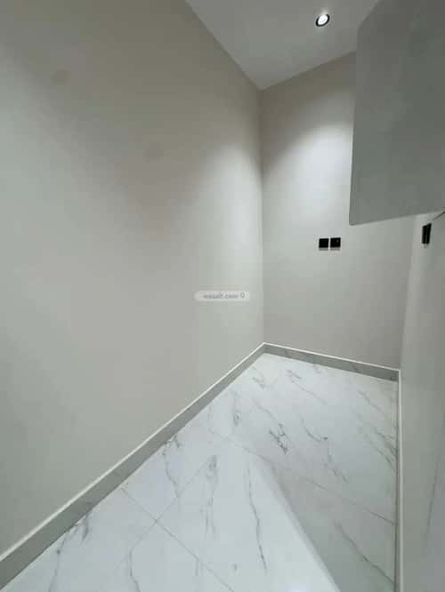 Floor 220 SQM with 6 Bedrooms Al-Muanisiyah, East Riyadh, Riyadh