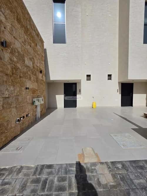Floor 208 SQM with 5 Bedrooms An-Nahdah, East Riyadh, Riyadh