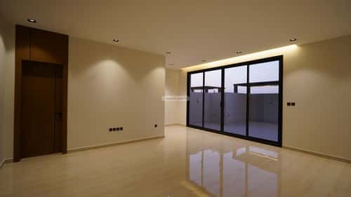 فيلا 350 متر مربع شمالية على شارع 15م العارض، شمال الرياض، الرياض