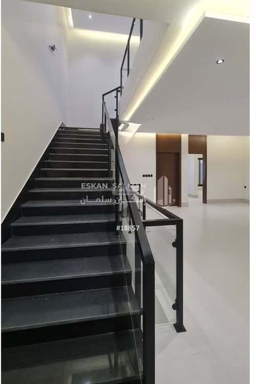 فيلا 518 متر مربع غربية على شارع 15م عتود الشمالي، خميس مشيط