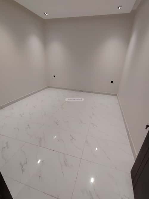 Floor 242 SQM with 3 Bedrooms Al-Muanisiyah, East Riyadh, Riyadh