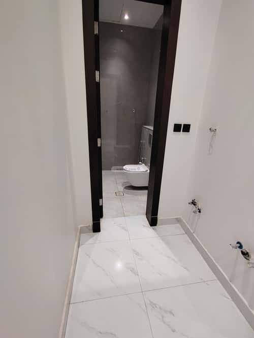 Floor 242 SQM with 3 Bedrooms Al-Muanisiyah, East Riyadh, Riyadh