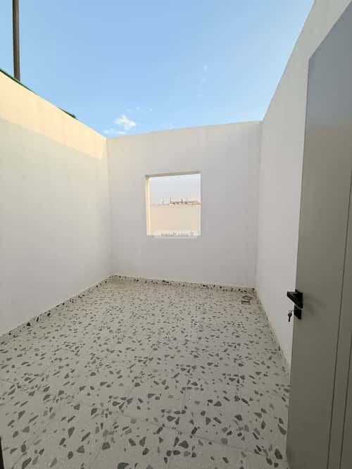 Floor with 5 Bedrooms Taybah, South Riyadh, Riyadh