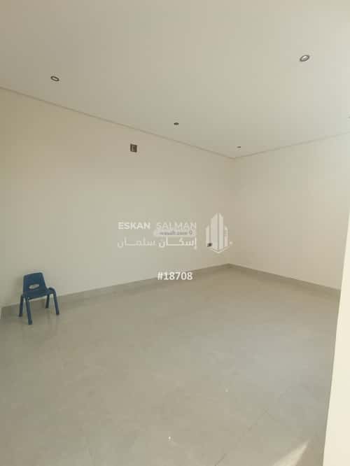 Floor 179 SQM with 5 Bedrooms Al-Janadriyah, East Riyadh, Riyadh