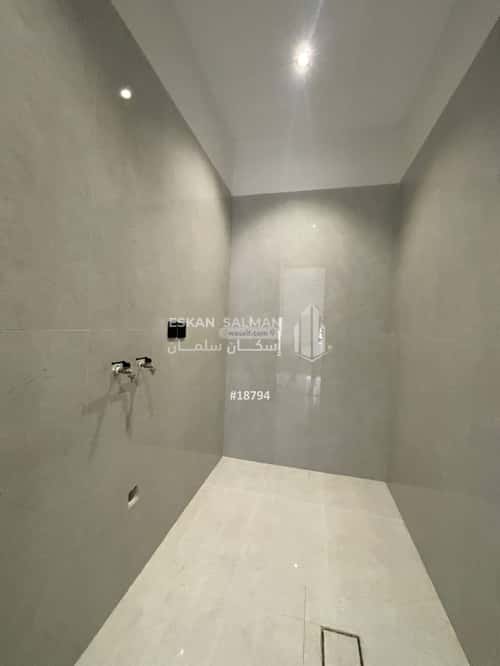 Villa 345 SQM Facing East on 20m Width Street Al Aziziyah - Al Jubail, Jubail