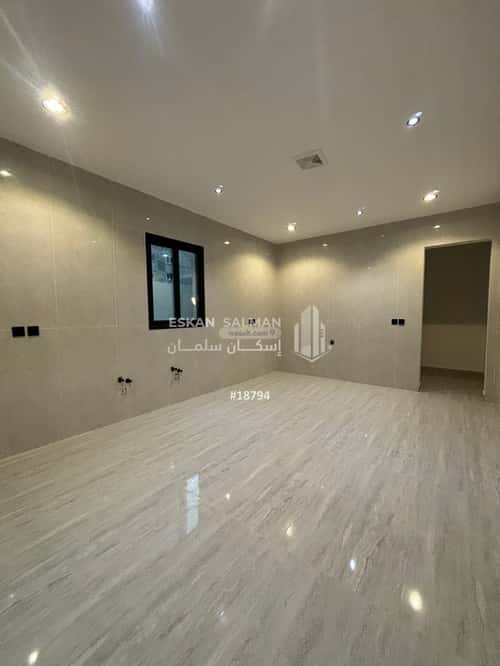 فيلا 345 متر مربع شرقية على شارع 20م العزيزية، الجبيل