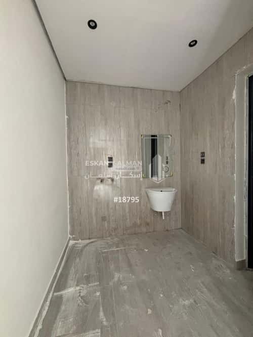 فيلا 343 متر مربع جنوبية غربية على شارع 20م العزيزية، الجبيل