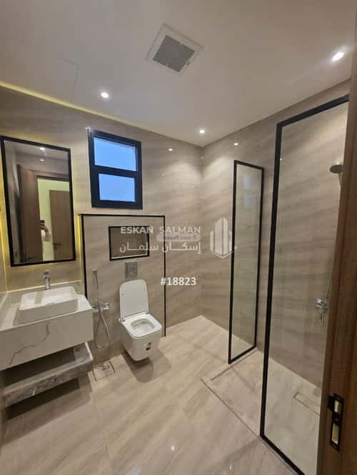 8 bedroom villa in Al Rimal