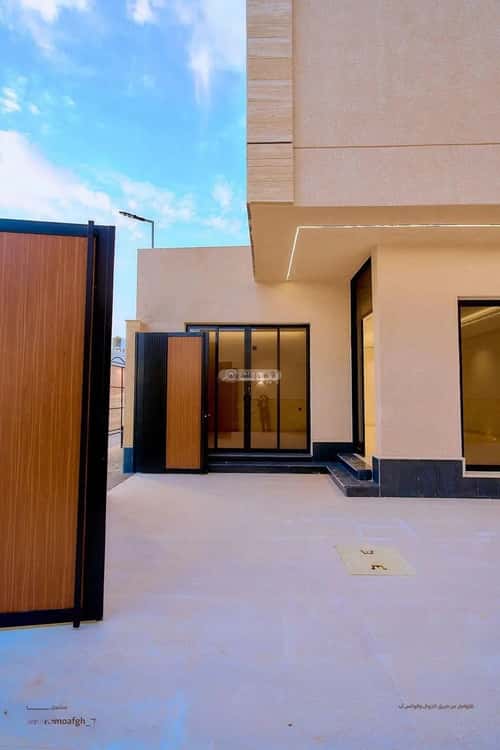 Villa 450 SQM Facing East on 20m Width Street Al-Mahdiyah, West Riyadh, Riyadh