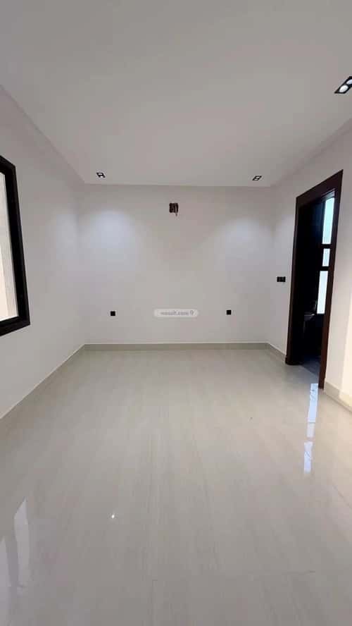 فيلا 200 متر مربع غربية على شارع 15م العريجاء الغربي، غرب الرياض، الرياض