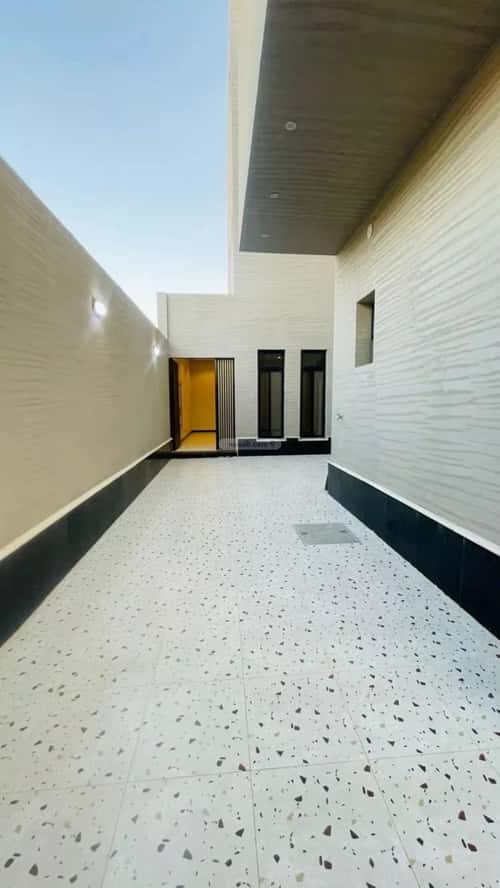 6 bedroom villa in Dhahrat Laban