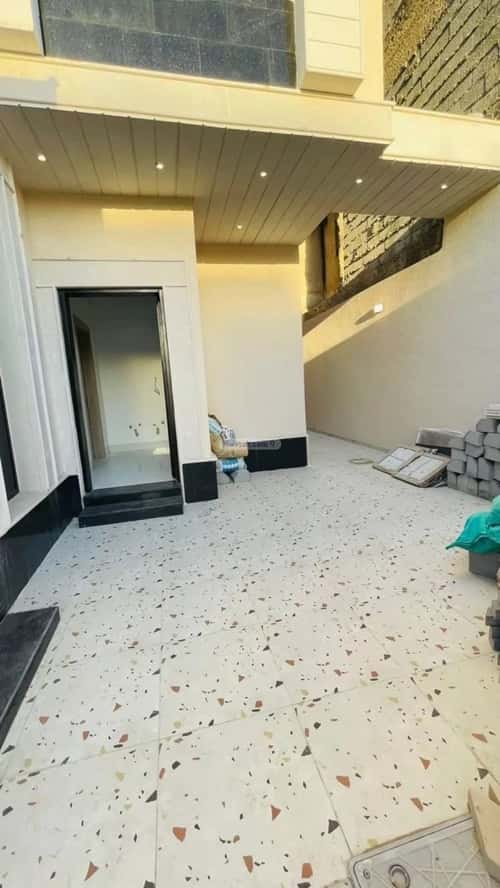 5 bedroom villa in Al Uraija Al Gharbi