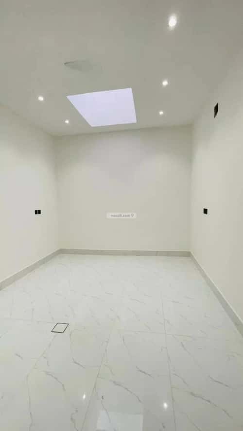 فيلا 200 متر مربع شرقية على شارع 15م العريجاء الغربي، غرب الرياض، الرياض