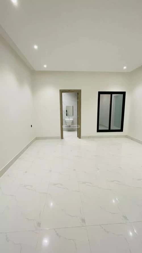 فيلا 200 متر مربع شرقية على شارع 15م العريجاء الغربي، غرب الرياض، الرياض