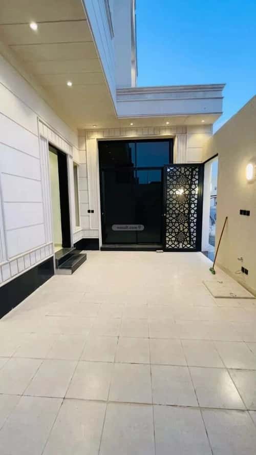 فيلا 200 متر مربع شرقية على شارع 15م العريجاء الغربي، غرب الرياض، الرياض