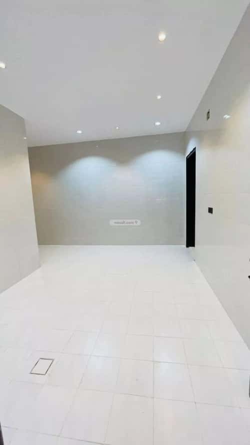 فيلا 200 متر مربع شرقية على شارع 15م العريجاء الغربي، غرب الرياض، الرياض