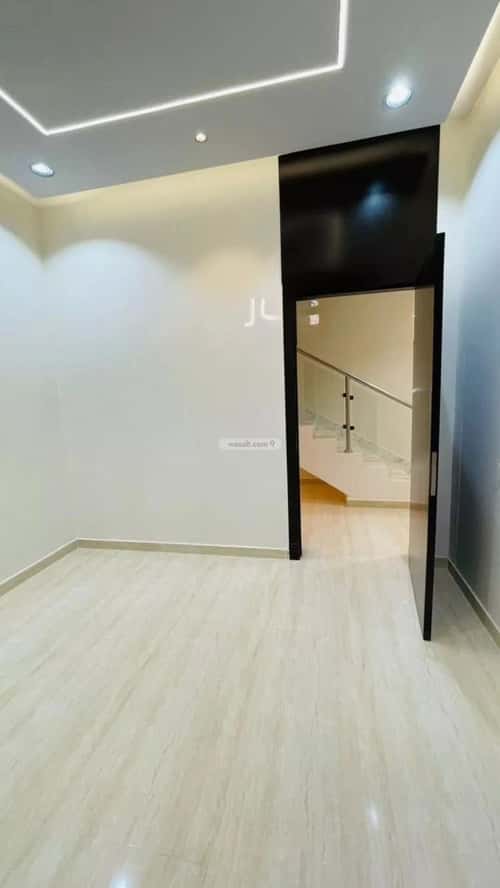 فيلا 200 متر مربع شرقية على شارع 15م العريجاء الغربي، غرب الرياض، الرياض