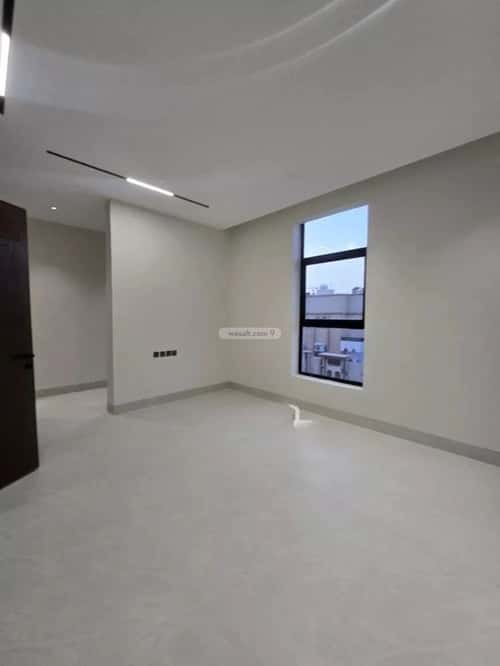 فيلا 290 متر مربع شرقية على شارع 15م العريجاء الأوسط، غرب الرياض، الرياض