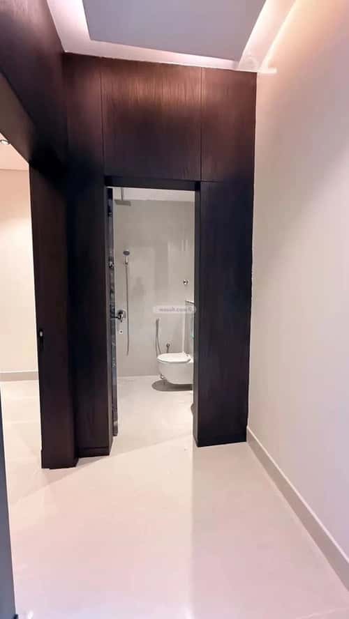 فيلا 200 متر مربع شرقية على شارع 15م العريجاء الغربي، غرب الرياض، الرياض