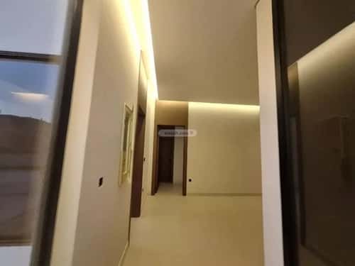 فيلا 300 متر مربع شرقية على شارع 20م ظهرة لبن، غرب الرياض، الرياض