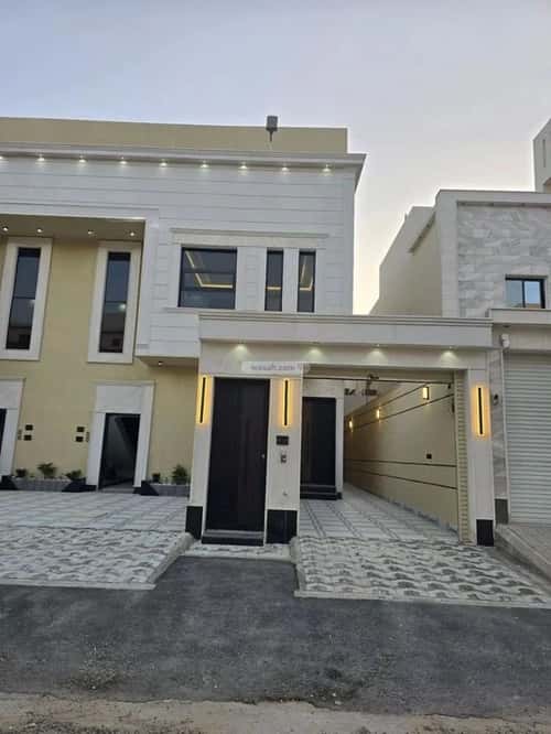Floor 219 SQM with 6 Bedrooms Okaz, South Riyadh, Riyadh