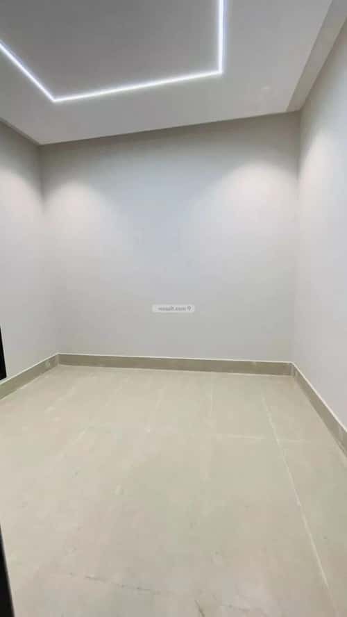 فيلا 200 متر مربع شرقية على شارع 15م العريجاء الغربي، غرب الرياض، الرياض