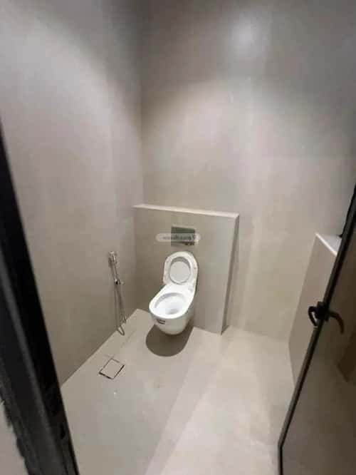 فيلا 406 متر مربع غربية على شارع 15م الصواري، الخبر