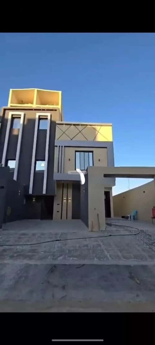 Floor 165 SQM with 4 Bedrooms Okaz, South Riyadh, Riyadh