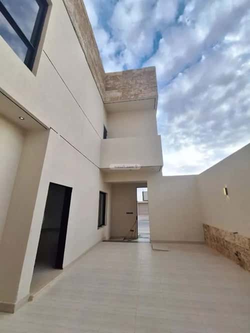 6 bedroom villa in Dhahrat Laban