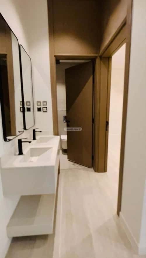 فيلا 140 متر مربع شرقية على شارع 15م السويدي الغربي، غرب الرياض، الرياض