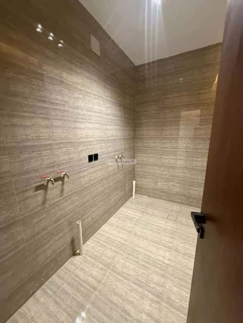 5 bedroom villa in Al Mahdiyyah