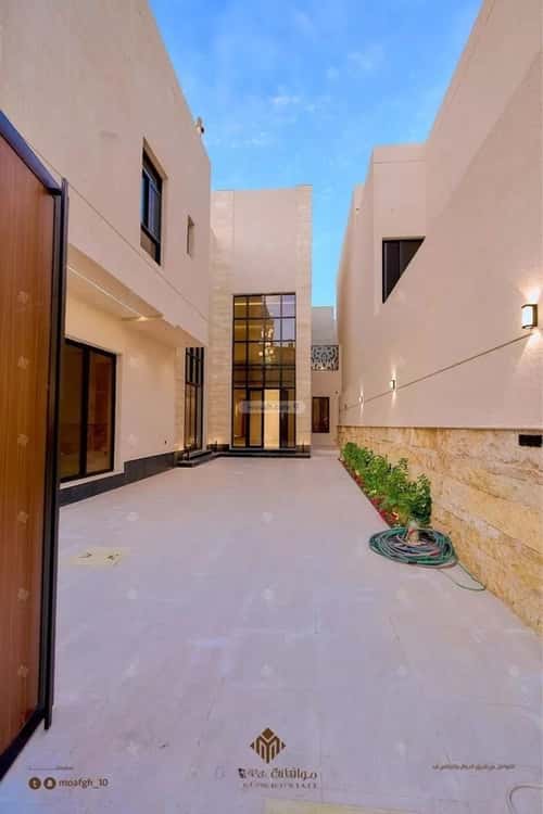 6 bedroom villa in Al Mahdiyyah