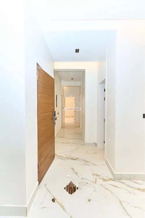 Building 400 SQM Facing South Al-Mahdiyah, West Riyadh, Riyadh