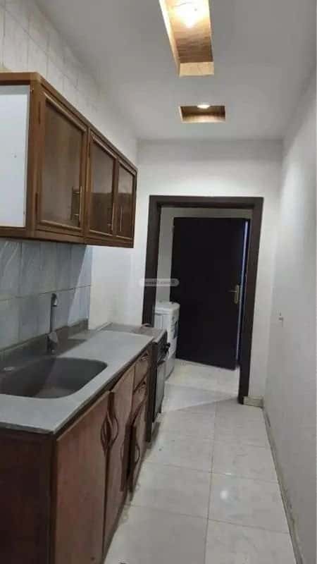 شقة بغرفة السلام، الخرج