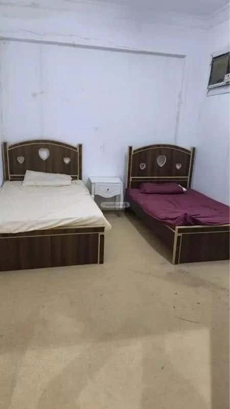 شقة بغرفة السلام، الخرج