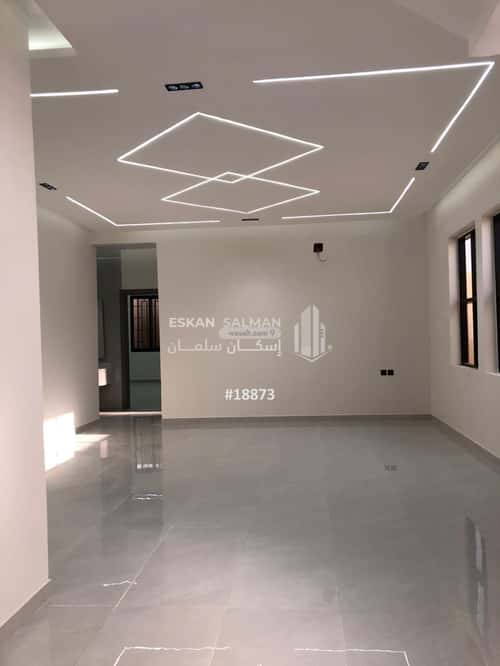 فيلا 336 متر مربع شرقية على شارع 20م النظيم، شرق الرياض، الرياض