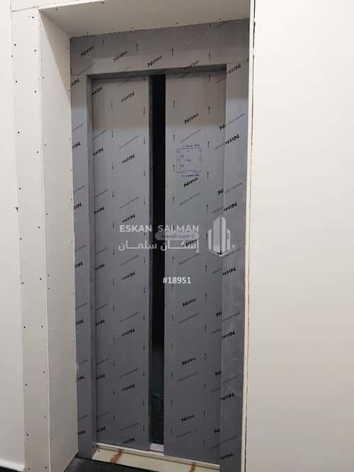Floor 133 SQM with 5 Bedrooms Al-Maizaliyah, East Riyadh, Riyadh