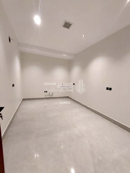 5 bedroom floor in Al Maizilah