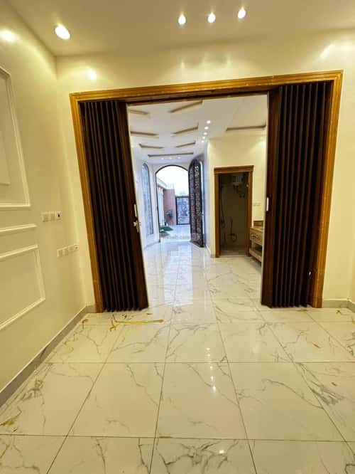 فيلا 325 متر مربع واجهة جنوبية ب 7 غرف عكاظ، جنوب الرياض، الرياض