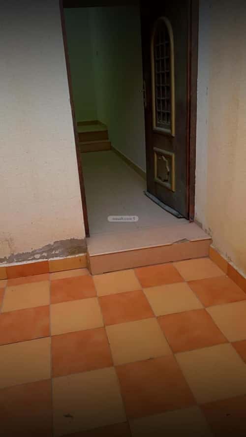 شقة نصف مفروشة 480 متر مربع ب 3 غرف النقيب الجنوبي، بريدة