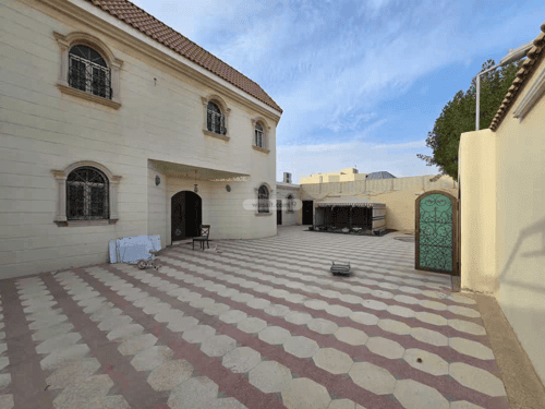 12 bedroom villa in Al Marwa