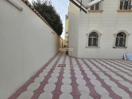 Villa 750 SQM Facing North East on 25m Width Street Al-Marwah, South Riyadh, Riyadh