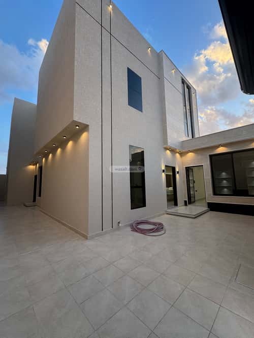 فيلا 319 متر مربع شمالية على شارع 20م السلام، عنيزة